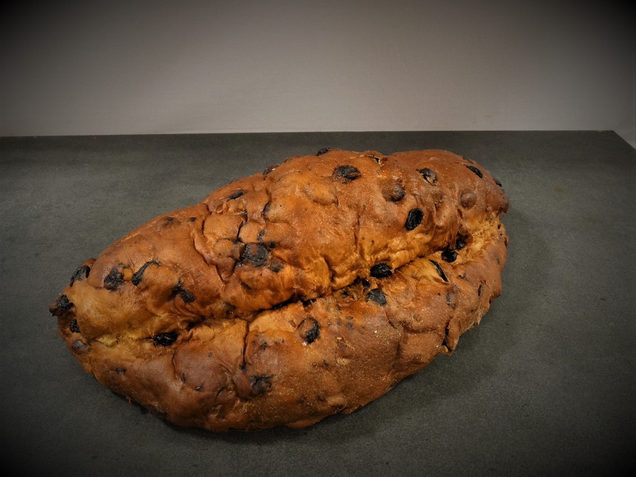 Een stol met vruchten en amandel van ca 950 gram