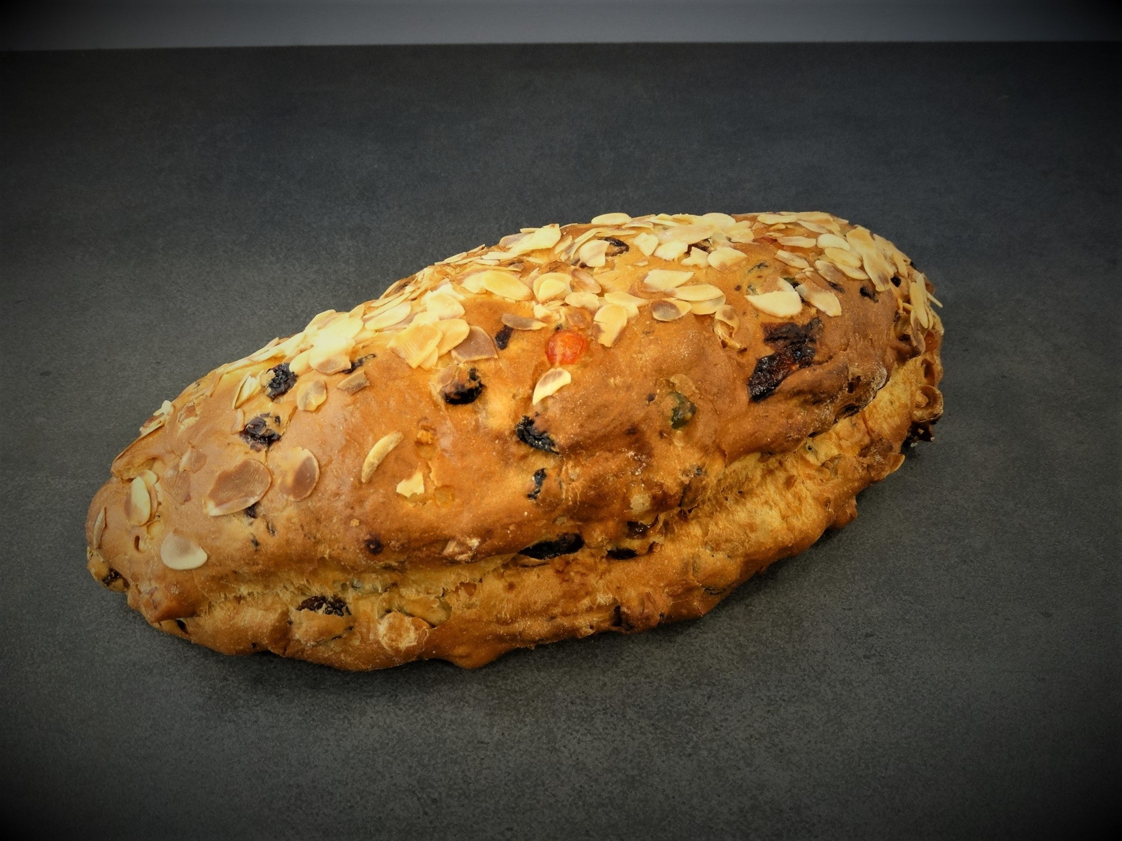 Een halve luxe stol van ca 450 gram